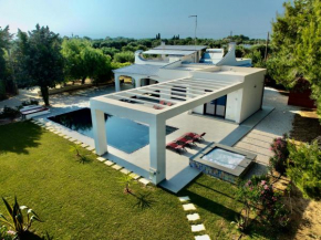 Villa Kalorama-private pool & Hot Tub San Vito Dei Normanni